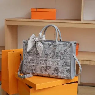 Modern Women's Shoulder Bag